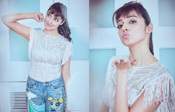 সুপারফ্লপ নায়িকা থেকে ফ্যাশন আইকন, কে এই লাস্যময়ী