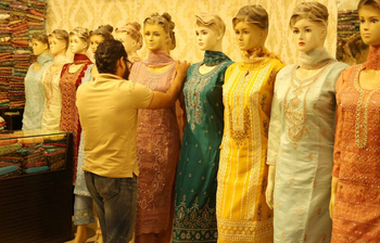 বেইলি রোডের ঈদ কেনাকাটা