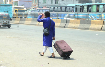 বাড়ির পথে রাজধানীবাসী