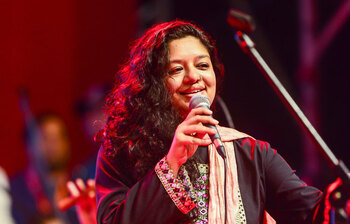 শুধু কণ্ঠে নয়, কলমেও অনন্য এলিটা করিম