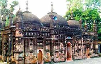 চুয়াডাঙ্গার ঘোলদাড়ীর শাহী মসজিদ