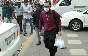 অসহনীয় যানজটে অতিষ্ঠ নগরজীবন