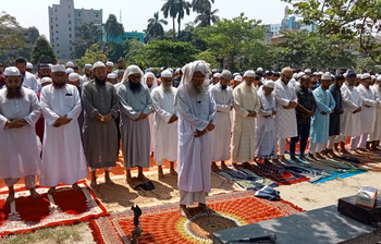 খুলনায় বৃষ্টির জন্য ইসতিসকার নামাজ আদায়