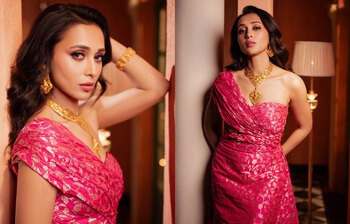 ড্রেপড গ্ল্যামের খোলসে মিমি চক্রবর্তী