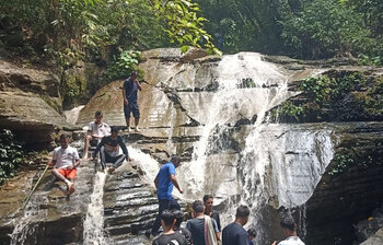 পাহাড়-ঝরনার তীর্থস্থান মিরসরাই