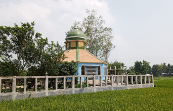 সৌন্দর্য ছড়াচ্ছে জামালপুরের মসজিদে নূর