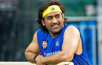 ছোট্ট শহর থেকে বিশ্বমঞ্চের কিংবদন্তি মহেন্দ্র সিং ধোনি