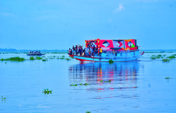 মেঘনার জলে ভাসা জীবন