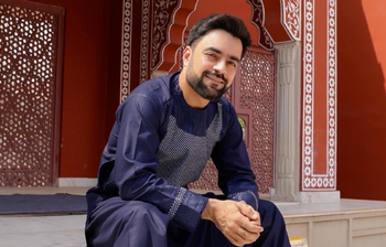 বিশ্ববাসীকে ঈদের শুভেচ্ছা জানিয়েছেন রশিদ খান