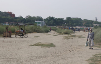 উত্তাল পদ্মা এখন মরা খাল