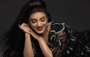 নব্বইয়ের ক্যানভাসে আঁকা নাম মৌ, আজও আলো ছড়ান তিনি