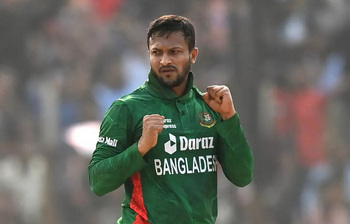 ৩৮ বছরে পা রাখলেন ‘পোস্টার বয়’