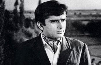 এখনো ভক্তদের হৃদয়ে বেঁচে আছেন শশী কাপুর