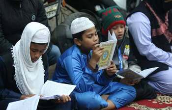 Students recite the Quran in heartwarming way on Khaleda Zia's departure