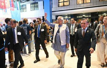 আজকের আলোচিত ছবি: ১৩ অক্টোবর ২০২৫