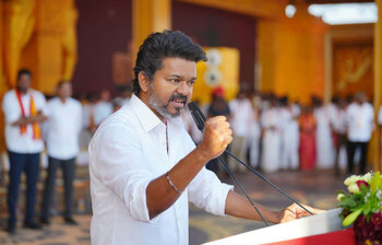 থালাপতি বিজয়: পর্দার রাজনীতি থেকে বাস্তবের আলোচনায়