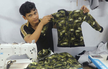 শীতের আগমনে কর্মব্যস্ত কেরানীগঞ্জ