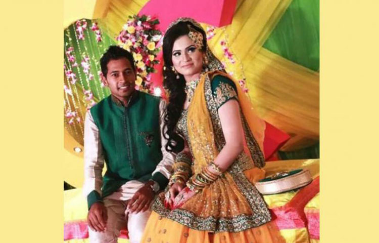 জীবনের নতুন ইনিংস শুরু হয়ে গেল মুশফিকের। জান্নাতুল কিফায়াতের সঙ্গে বিয়ে হয়ে গেল বাংলাদেশ অধিনায়কের।