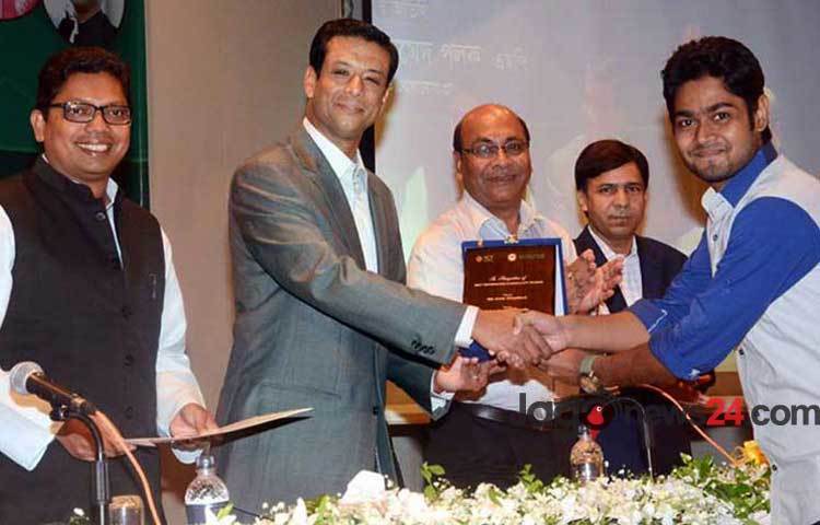 বাংলাদেশ কম্পিউটার কাউন্সিল অডিটরিয়ামে মোবাইল অ্যাপসের উদ্বোধনী অনুষ্ঠানে প্রধানমন্ত্রীর তথ্য ও যোগাযোগ প্রযুক্তি বিষয়ক উপদেষ্টা সজিব ওয়াজেদ জয়।