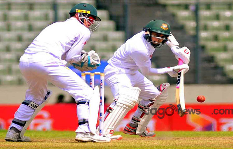 সিরিজ নির্ধারণী ম্যাচের প্রথম দিনে বাংলাদেশ ৮ উইকেট হারিয়ে ৮৮.১ ওভার থেকে সংগ্রহ করেছে ২৪৬ রান।