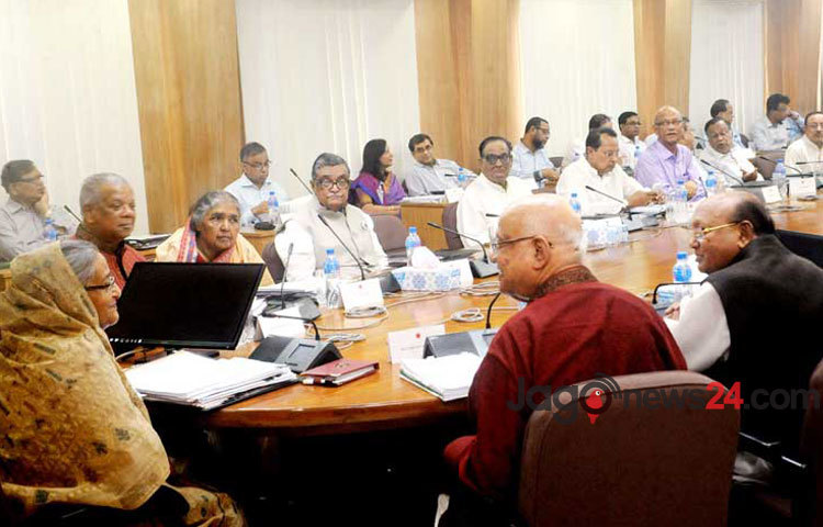 সোমবার সচিবালয়ে মন্ত্রিপরিষদ সভায় সভাপত্বিত করেন প্রধানমন্ত্রী শেখ হাসিনা।