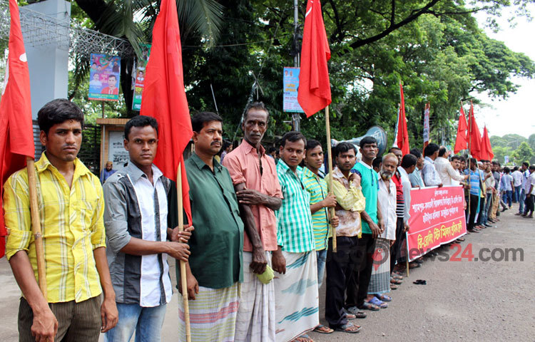 জাতীয় প্রেসক্লাবের সামনে&nbsp; মানববন্ধন&nbsp; করেন রি-রোলিং স্টিল মিলস শ্রমিকরা