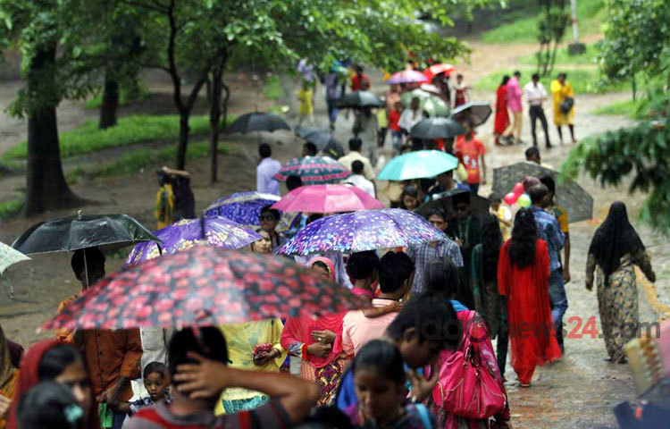 প্রতিকূল আবহাওয়ার কারণে এবার ঈদে রাজধানীর মিরপুরে জাতীয় চিড়িয়াখানার দর্শনার্থী অর্ধেকের নিচে নেমে এসেছে