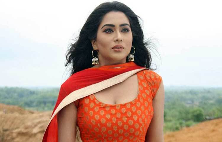 জাকিয়া বারী মম ও অভিনেতা আরিফিন শুভ অভিনীত ছুঁয়ে দিলে মন