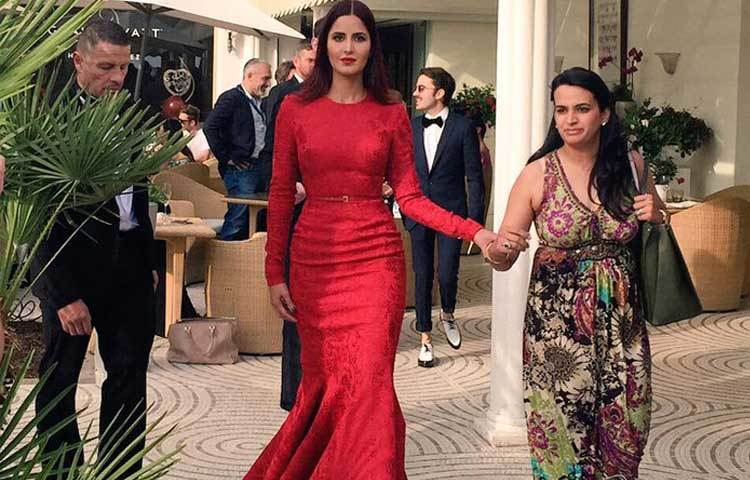 কান উৎসবের রেড কার্পেটে জ্বলে উঠলেন বলিউড হার্টথ্রুব ক্যাটরিনা কাইফ...