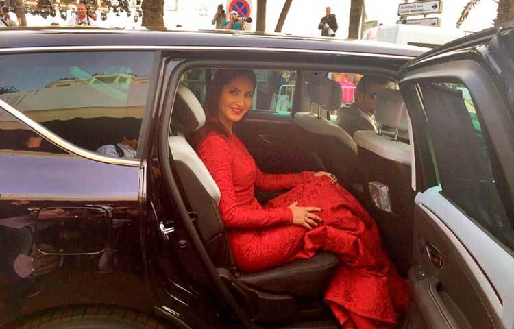 কান উৎসবের রেড কার্পেটে জ্বলে উঠলেন বলিউড হার্টথ্রুব ক্যাটরিনা কাইফ...