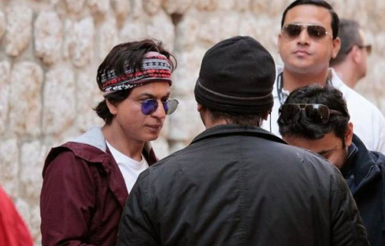 ইংল্যান্ডে ফ্যান ছবির শ্যুটিংয়ে ব্যস্ত শাহরুখ