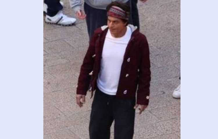 ইংল্যান্ডে ফ্যান ছবির শ্যুটিংয়ে ব্যস্ত শাহরুখ