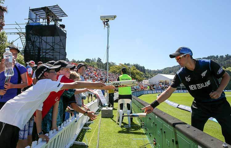 সামাজিক যোগাযোগ মাধ্যমে ২০১৫ বিশ্বকাপ ক্রিকেটে আলোচিত ছবি...
