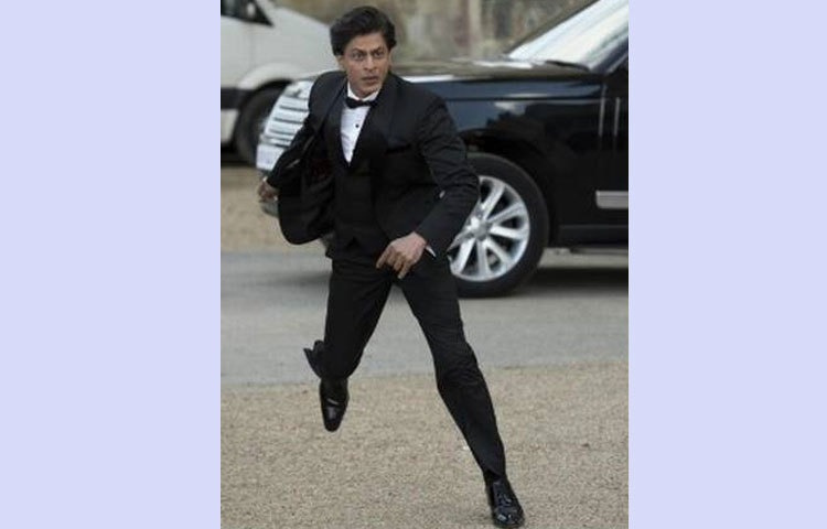 ইংল্যান্ডে ফ্যান ছবির শ্যুটিংয়ে ব্যস্ত শাহরুখ