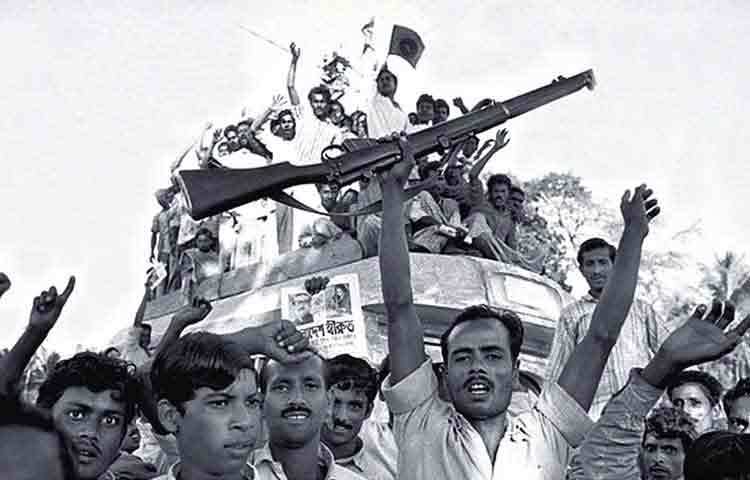 অগ্নিঝরা মার্চ : মুক্তিযুদ্ধকালীন দুর্লভ ছবি