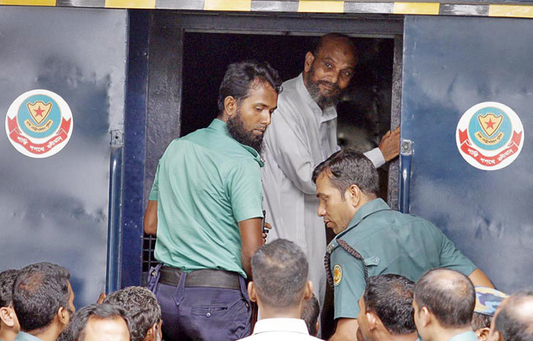 একাত্তরের মানবতাবিরোধী তিনটির মধ্যে দুটি অভিযোগ প্রমাণিত হওয়ায় শিবগঞ্জের মাহিদুর রহমান এবং আফসার হোসেন চুটুকে আমৃত্যু কারাদণ্ড দিয়েছে ট্রাইব্যুনাল