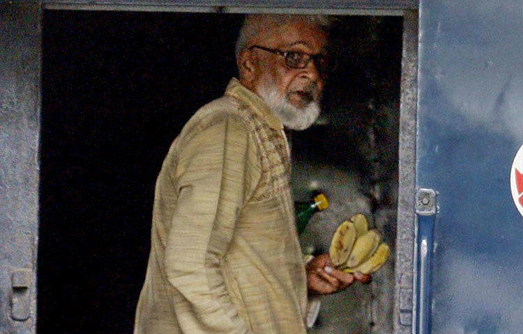 একাত্তরের মানবতাবিরোধী তিনটির মধ্যে দুটি অভিযোগ প্রমাণিত হওয়ায় শিবগঞ্জের মাহিদুর রহমান এবং আফসার হোসেন চুটুকে আমৃত্যু কারাদণ্ড দিয়েছে ট্রাইব্যুনাল