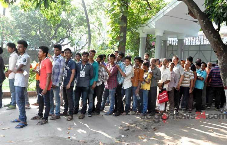 মঙ্গলবার সকাল ৮টা থেকে ঢাকা উত্তর ও দক্ষিণ সিটি কর্পোরেশনে চলছে ভোট গ্রহন