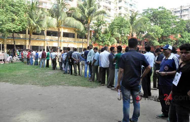 মঙ্গলবার সকাল ৮টা থেকে ঢাকা উত্তর ও দক্ষিণ সিটি কর্পোরেশনে চলছে ভোট গ্রহন