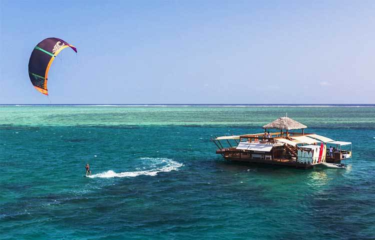 মালদ্বীপে ভাসমান রিসোর্ট : প্রাণ ও প্রকৃতি এক হয়ে মিশেছে যেখানে...