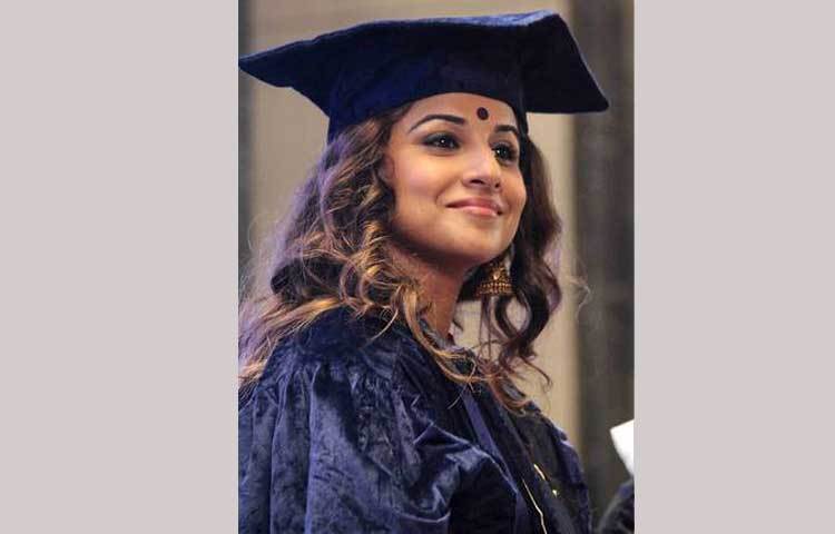 বলিউড তারকা বিদ্যা বালনকে সাম্মানিক ডক্টরেট ডিগ্রি প্রদান করল আমদাবাদের রাই বিশ্ববিদ্যালয়...