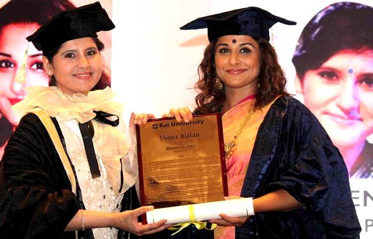 ভারতীয় সিনেমায় অবদান এবং রুপোলি পর্দায় মহিলাদের ভূমিকার ইতিবাচক দিক ফুটিয়ে তোলার জন্য তাঁকে এই ডক্টরেট ডিগ্রি দেওয়া হল...