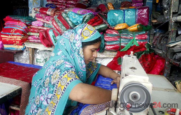 ঈদুল ফিতরকে সামনে রেখে ব্যস্ত সময় পার করছেন রাজধানীর কারিগররা