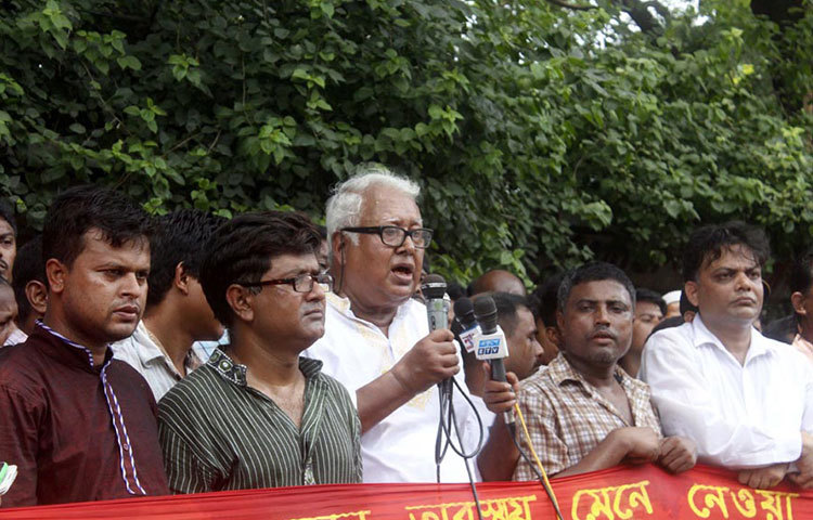 পুনর্বাসন ছাড়া হকার্স উচ্ছেদ না করার দাবিতে রোববার জাতীয় প্রেসক্লাবের সামনে সমাবেশ ও মিছিল করে বাংলাদেশ হকার্স ইউনিয়ন