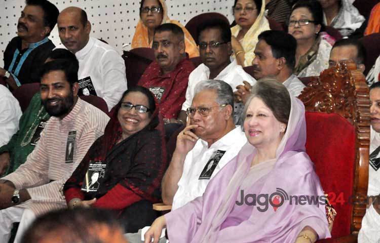 জিয়াউর রহমানের ৩৪তম শাহাদাত বার্ষিকী উপলক্ষে বৃহস্পতিবার ইনস্টিটিউট অব ইঞ্জিনিয়ার্স বাংলাদেশ (আইইবি) এক&nbsp; আলোচনা সভার বিএনপি চেয়ারপারসন খালেদা জিয়া