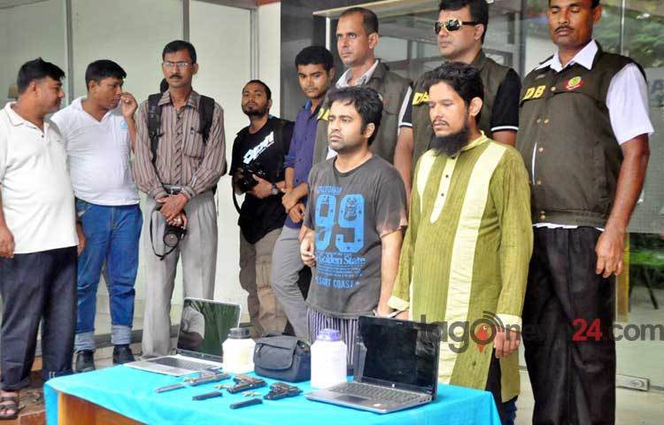 অস্ত্র ও গুলিসহ নতুন একটি সংগঠন &lsquo;বাংলাদেশ জিহাদী গ্রুপের&rsquo; দুই সন্দেহভাজন সদস্যকে আটক করার দাবি করেছে ঢাকা মেট্রোপলিটন পুলিশের গোয়েন্দা ও অপরাধ তথ্য বিভাগ
