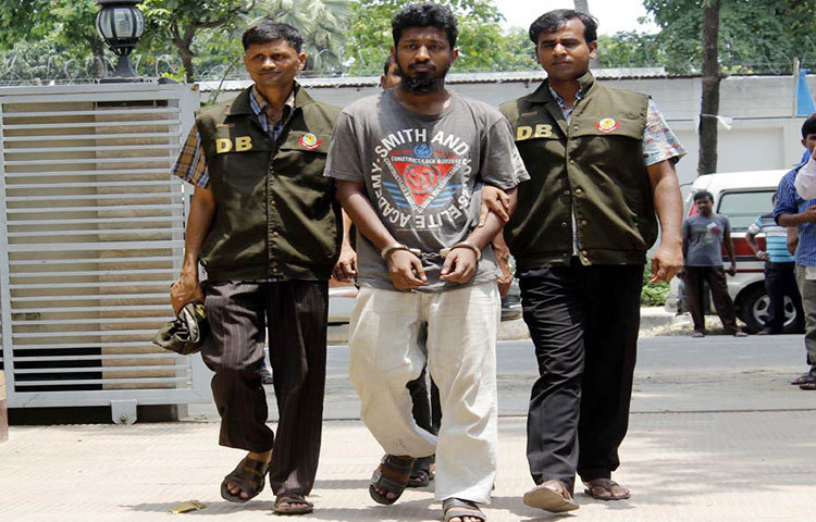 জুনুদ আল তাওহীদ খিলাফাহ&rsquo; নামে দেশে নতুন জঙ্গি সংগঠনের সংগঠক আব্দুল্লহ আল গালিবকে (২৭) গ্রেফতার করেছে মহানগর গোয়েন্দা পুলিশ (ডিবি)