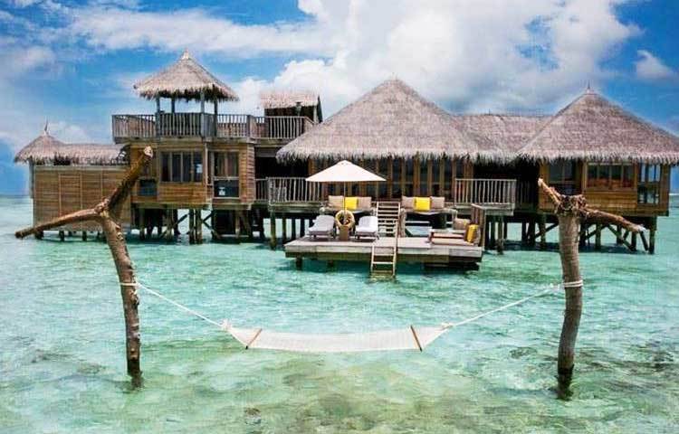 মালদ্বীপে ভাসমান রিসোর্ট : প্রাণ ও প্রকৃতি এক হয়ে মিশেছে যেখানে...