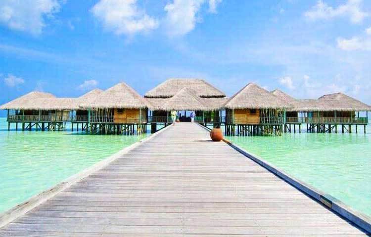 মালদ্বীপে ভাসমান রিসোর্ট : প্রাণ ও প্রকৃতি এক হয়ে মিশেছে যেখানে...