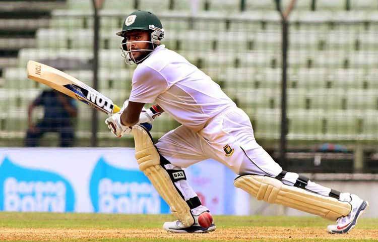 শনিবার ফতুল্লা খান সাহেব ওসমান আলী স্টেডিয়ামে বৃষ্টি বিঘ্নিত ম্যাচে ব্যাট-বলের চেয়ে বৃষ্টির সঙ্গেই বেশি লড়তে হয়েছে বাংলাদেশ ও ভারতের ক্রিকেটারদের